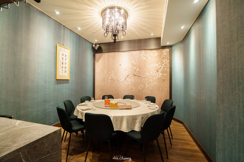 台中西區餐廳-膳馨民間創作料理，創意菜餚2人就能用餐，全新推出水煮牛肉餐點，花椒香味四溢。