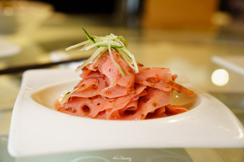 台中西區餐廳-膳馨民間創作料理，創意菜餚2人就能用餐，全新推出水煮牛肉餐點，花椒香味四溢。