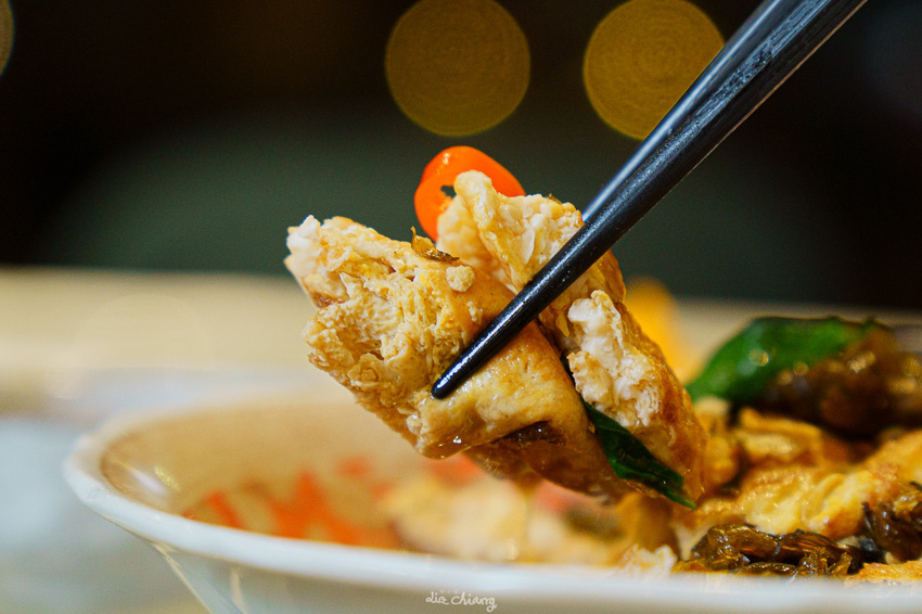 台中西區餐廳-膳馨民間創作料理，創意菜餚2人就能用餐，全新推出水煮牛肉餐點，花椒香味四溢。