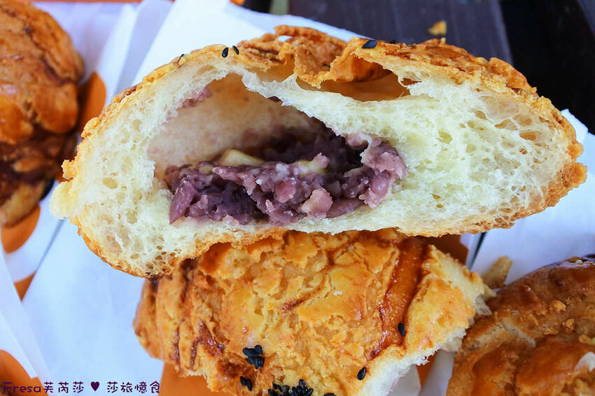 台南甜點【兩津芙蓉蛋塔】烤炙超噴香！鬆軟滑嫩的蛋塔濃厚蛋香氣.金黃酥脆的菠蘿奶油香.下午茶滿滿療鬱感│