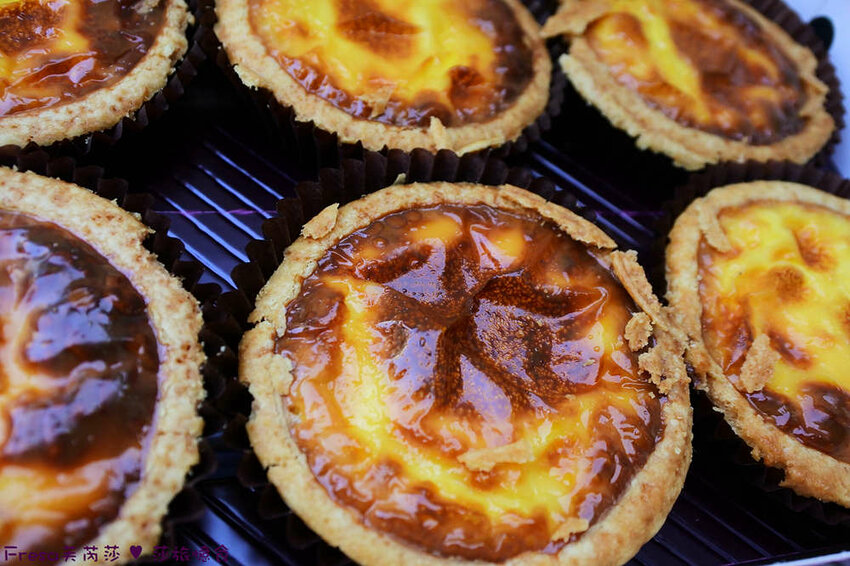 台南甜點【兩津芙蓉蛋塔】烤炙超噴香！鬆軟滑嫩的蛋塔濃厚蛋香氣.金黃酥脆的菠蘿奶油香.下午茶滿滿療鬱感│