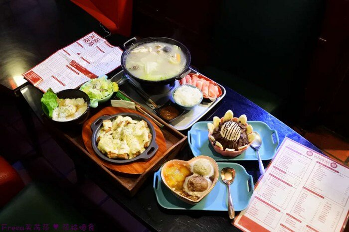 台南甜點【兩津芙蓉蛋塔】烤炙超噴香！鬆軟滑嫩的蛋塔濃厚蛋香氣.金黃酥脆的菠蘿奶油香.下午茶滿滿療鬱感│