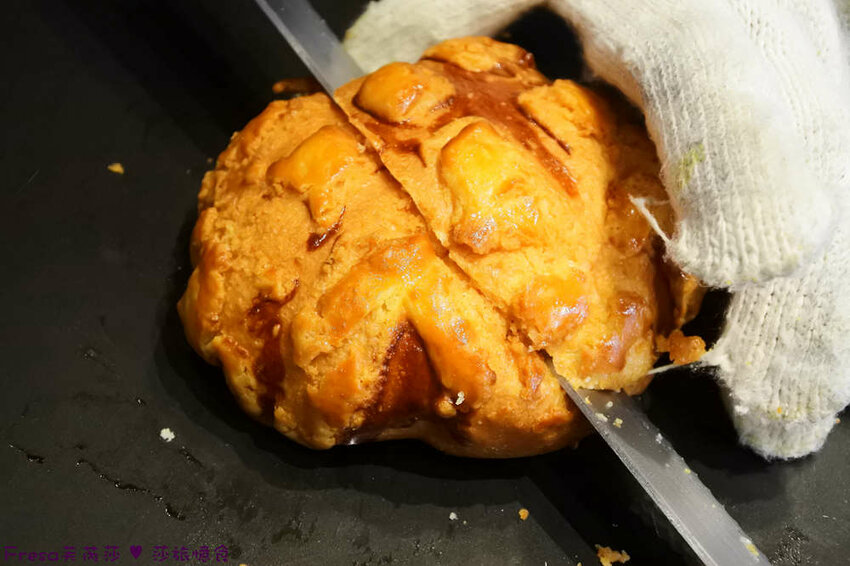 台南甜點【兩津芙蓉蛋塔】烤炙超噴香！鬆軟滑嫩的蛋塔濃厚蛋香氣.金黃酥脆的菠蘿奶油香.下午茶滿滿療鬱感│