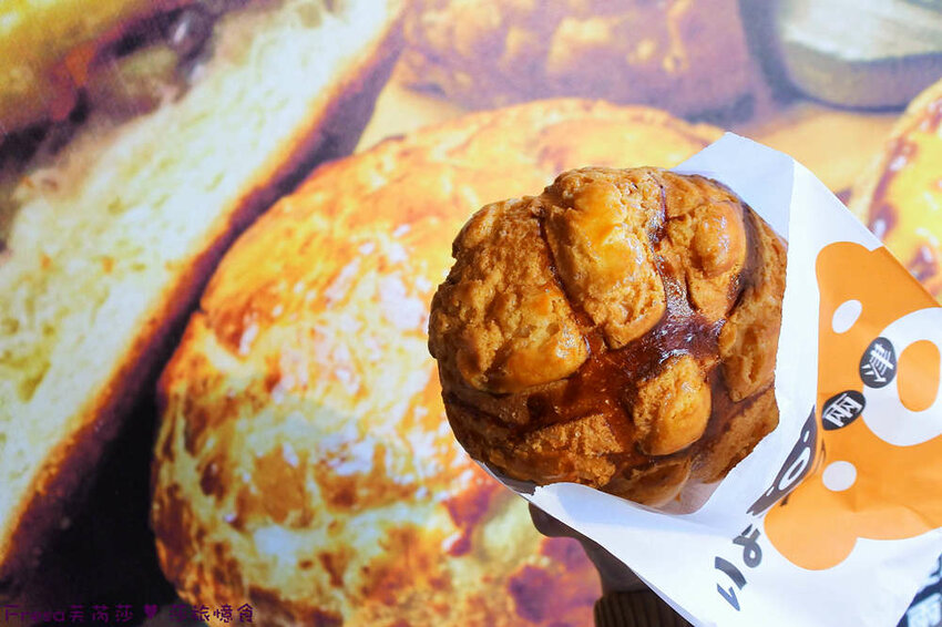 台南甜點【兩津芙蓉蛋塔】烤炙超噴香！鬆軟滑嫩的蛋塔濃厚蛋香氣.金黃酥脆的菠蘿奶油香.下午茶滿滿療鬱感│