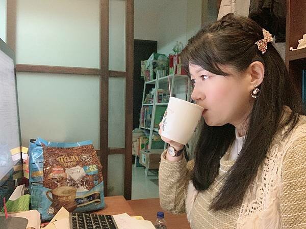 [咖啡推薦］：舊街場白咖啡👉🏻以三種頂級咖啡豆烘焙而成的純粹咖啡☕️絲滑順口，醇厚濃郁的