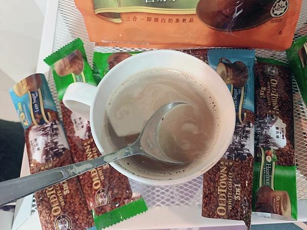 [咖啡推薦］：舊街場白咖啡👉🏻以三種頂級咖啡豆烘焙而成的純粹咖啡☕️絲滑順口，醇厚濃郁的