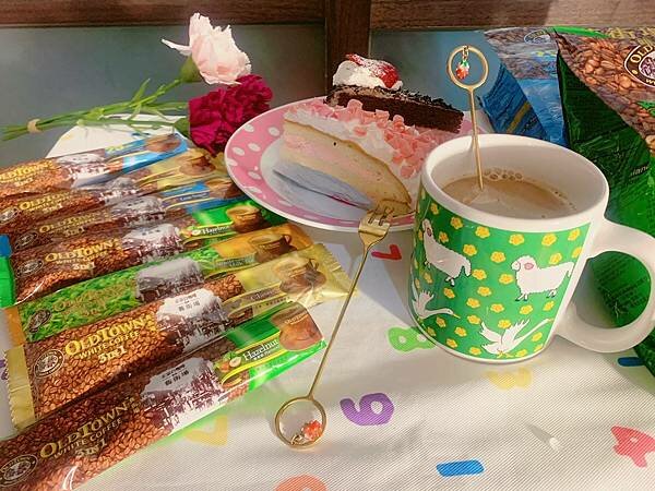 [咖啡推薦］：舊街場白咖啡👉🏻以三種頂級咖啡豆烘焙而成的純粹咖啡☕️絲滑順口，醇厚濃郁的