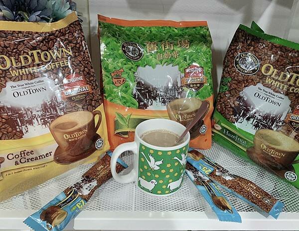 [咖啡推薦］：舊街場白咖啡👉🏻以三種頂級咖啡豆烘焙而成的純粹咖啡☕️絲滑順口，醇厚濃郁的