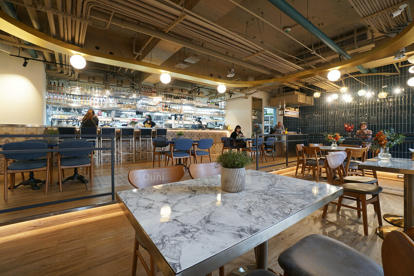 TOASTERiA CAFE 台中PARK2店│地中海餐廳推薦。享受以酒佐餐好時光，一起歡聚解憂吧