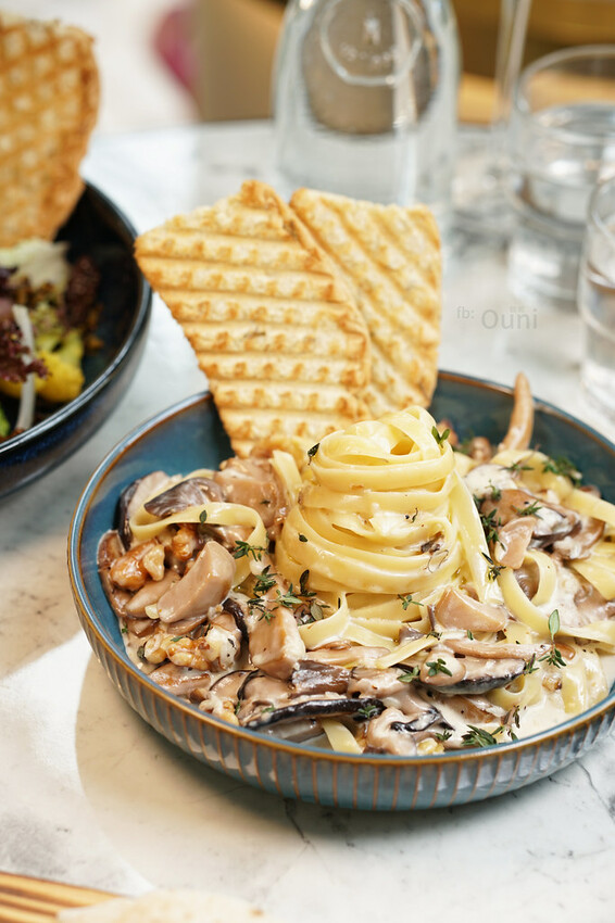 TOASTERiA CAFE 台中PARK2店│地中海餐廳推薦。享受以酒佐餐好時光，一起歡聚解憂吧