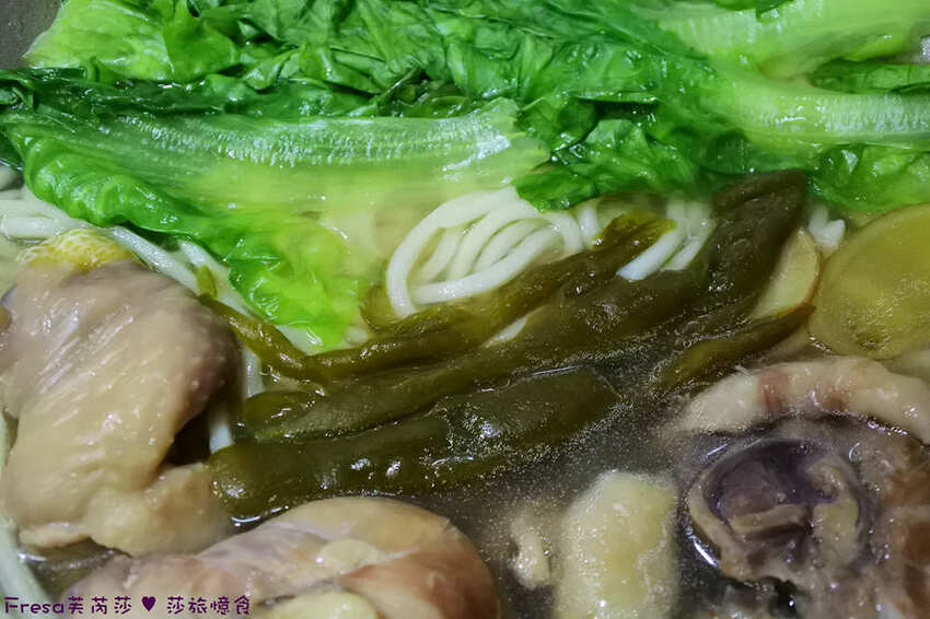 宅配麵食【築水引】溫順雞湯香辣風味「剝皮辣椒雞麵」特選花蓮剝皮辣椒+厚塊雞肉/甘甜湯底超夠味 - Fresa芙芮莎♥莎旅憶食