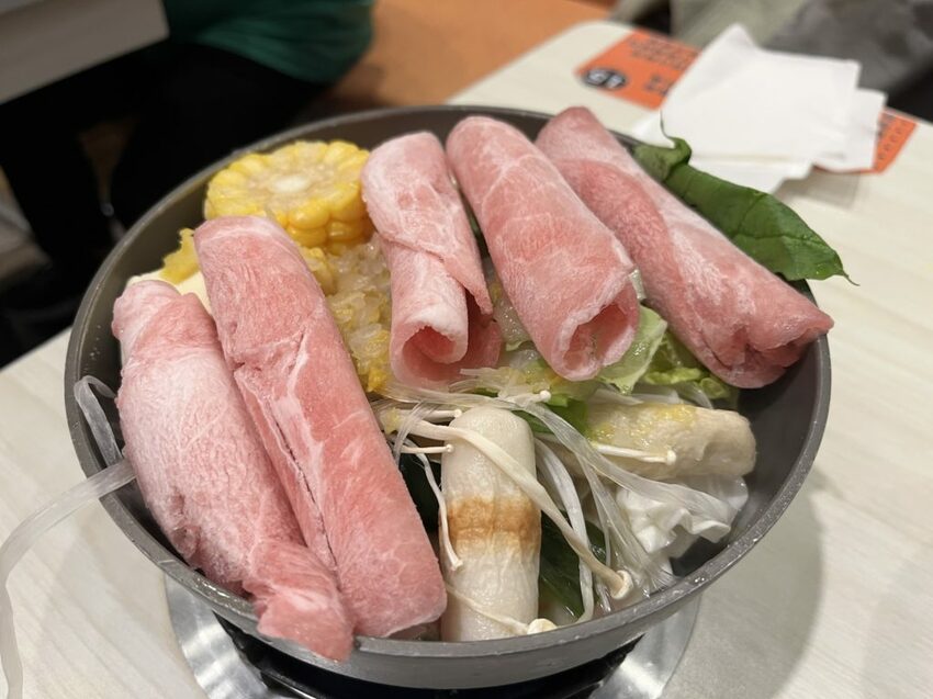 蘆洲美食｜鍋台銘蘆洲民族店:咖哩飯吃到飽，多種飲料霸氣供應 附菜單