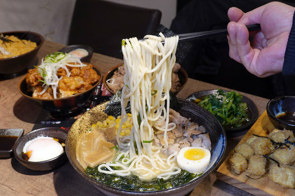 新店燒肉丼飯推薦-川牛木石亭新店中正店，大份量熟食蓋飯 (35).jpg