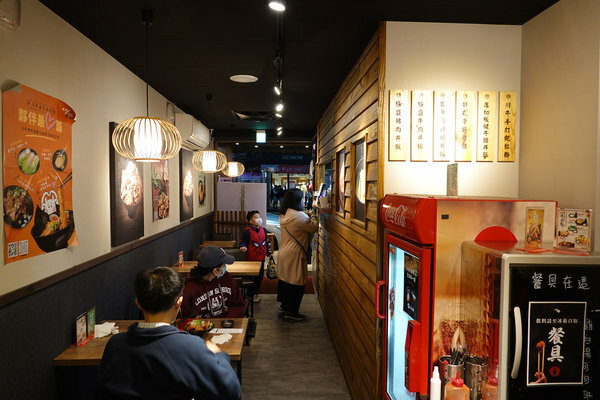 新店燒肉丼飯推薦-川牛木石亭新店中正店，大份量熟食蓋飯 (14).jpg