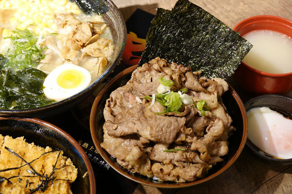 新店燒肉丼飯推薦-川牛木石亭新店中正店，大份量熟食蓋飯 (28).jpg