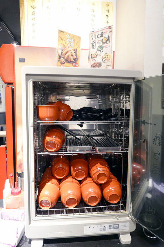 新店燒肉丼飯推薦-川牛木石亭新店中正店，大份量熟食蓋飯 (19).jpg