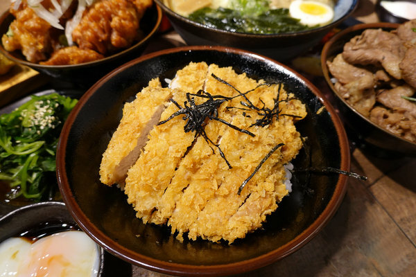 新店燒肉丼飯推薦-川牛木石亭新店中正店，大份量熟食蓋飯 (25).jpg