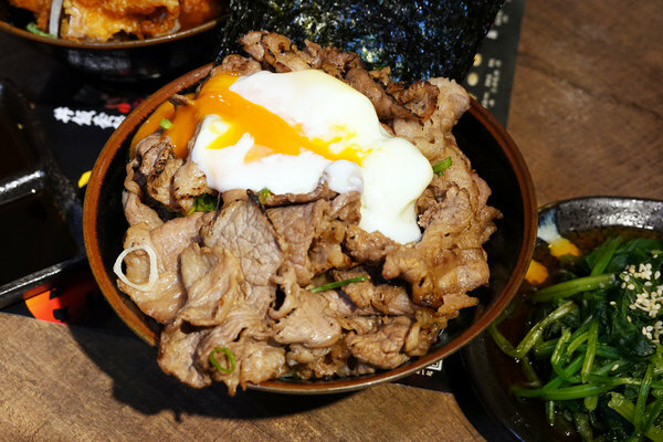 川牛木石亭新店中正店/ Emily Yang 提供 川牛木石亭新店中正店/ Emily Yang 提供