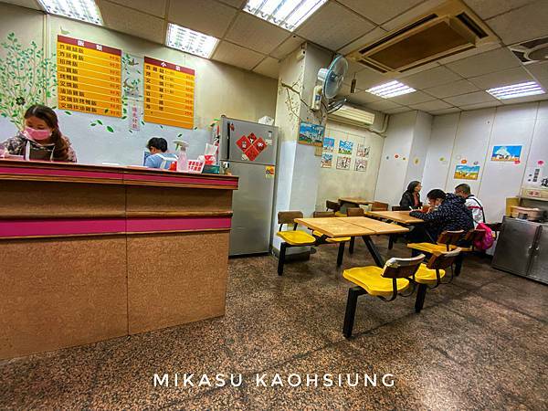 華統燒臘 店內環境 榮總店 左營便當 便當推薦 燒臘便當分享 榮總美食街