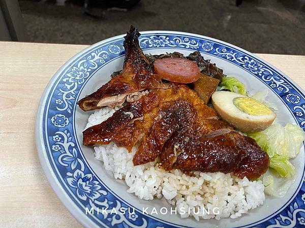 華統燒臘 店內外環境 用餐心得 烤鴨飯 榮總午餐 榮總晚餐 高雄左營便當店推薦