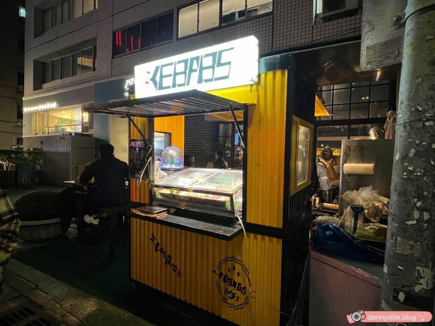 捷運市府站走路一分鐘就到!超Chill的露天串燒,特色香麻口味,麻而不辣,越吃越涮嘴~ 台北美食推薦 @ 丹尼的吃喝玩樂 dannyslife.blog