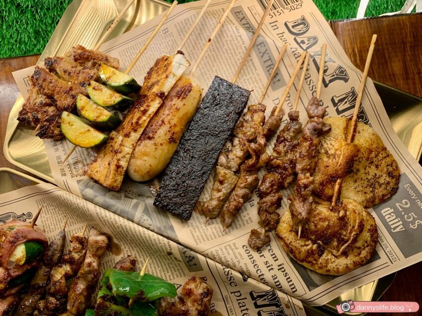 捷運市府站走路一分鐘就到!超Chill的露天串燒,特色香麻口味,麻而不辣,越吃越涮嘴~ 台北美食推薦 @ 丹尼的吃喝玩樂 dannyslife.blog