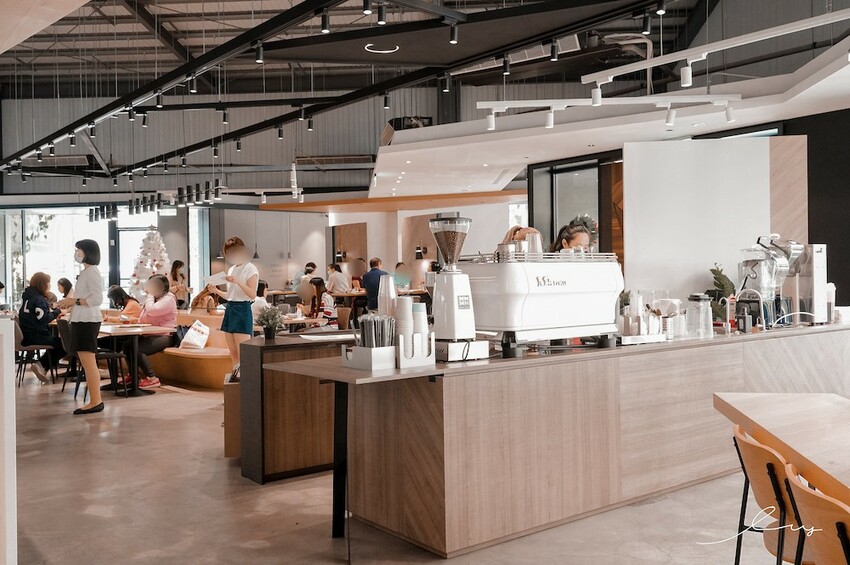 台中不限時網美咖啡廳,酥脆丹麥土司超好吃,純白北歐風拍好拍滿,洽公約會都合適!