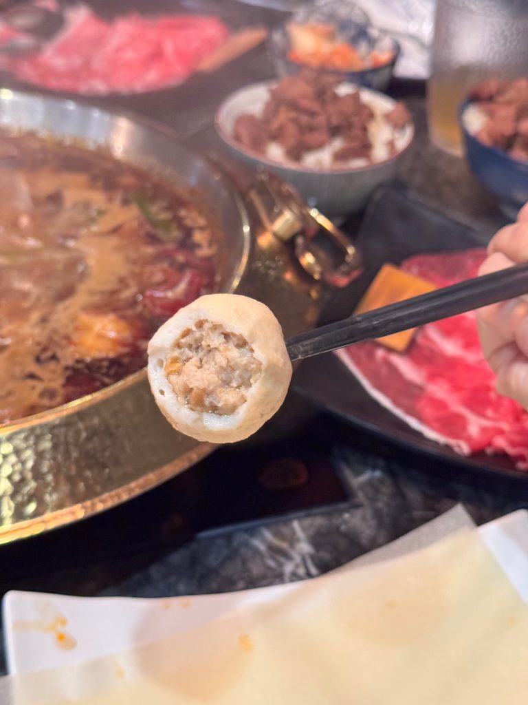 台北松江南京｜【石‧撈麻辣鴛鴦鍋】$698起吃到飽！超特別魷魚螺肉蒜湯底！ - 雁雁｜美食 旅遊 生活娛樂