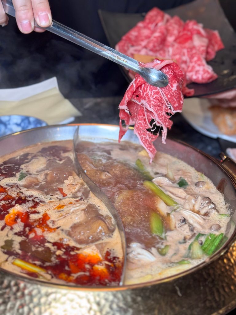 台北松江南京｜【石‧撈麻辣鴛鴦鍋】$698起吃到飽！超特別魷魚螺肉蒜湯底！ - 雁雁｜美食 旅遊 生活娛樂