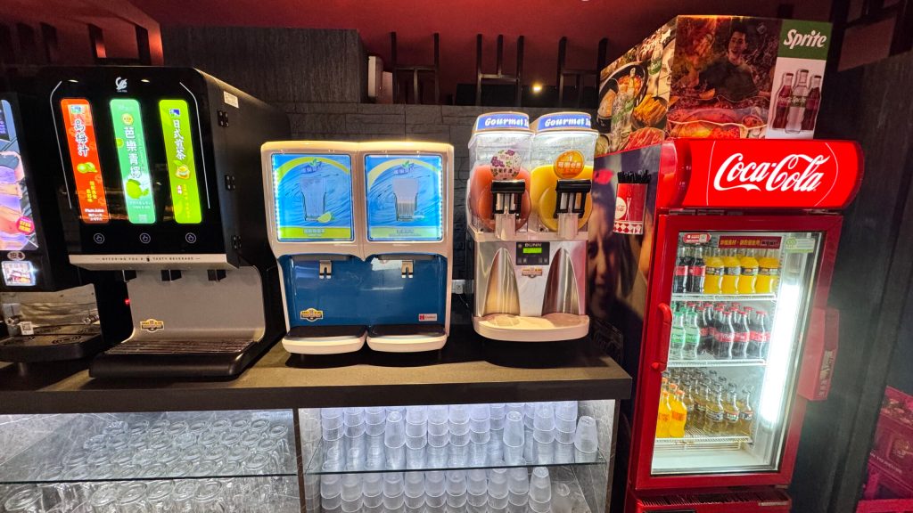 台北松江南京｜【石‧撈麻辣鴛鴦鍋】$698起吃到飽！超特別魷魚螺肉蒜湯底！ - 雁雁｜美食 旅遊 生活娛樂