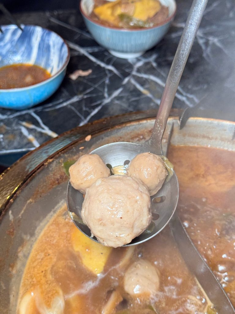 台北松江南京｜【石‧撈麻辣鴛鴦鍋】$698起吃到飽！超特別魷魚螺肉蒜湯底！ - 雁雁｜美食 旅遊 生活娛樂