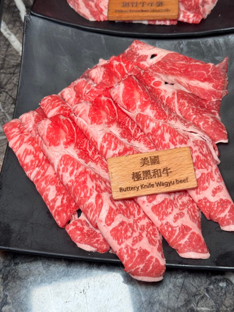 台北松江南京｜【石‧撈麻辣鴛鴦鍋】$698起吃到飽！超特別魷魚螺肉蒜湯底！ - 雁雁｜美食 旅遊 生活娛樂