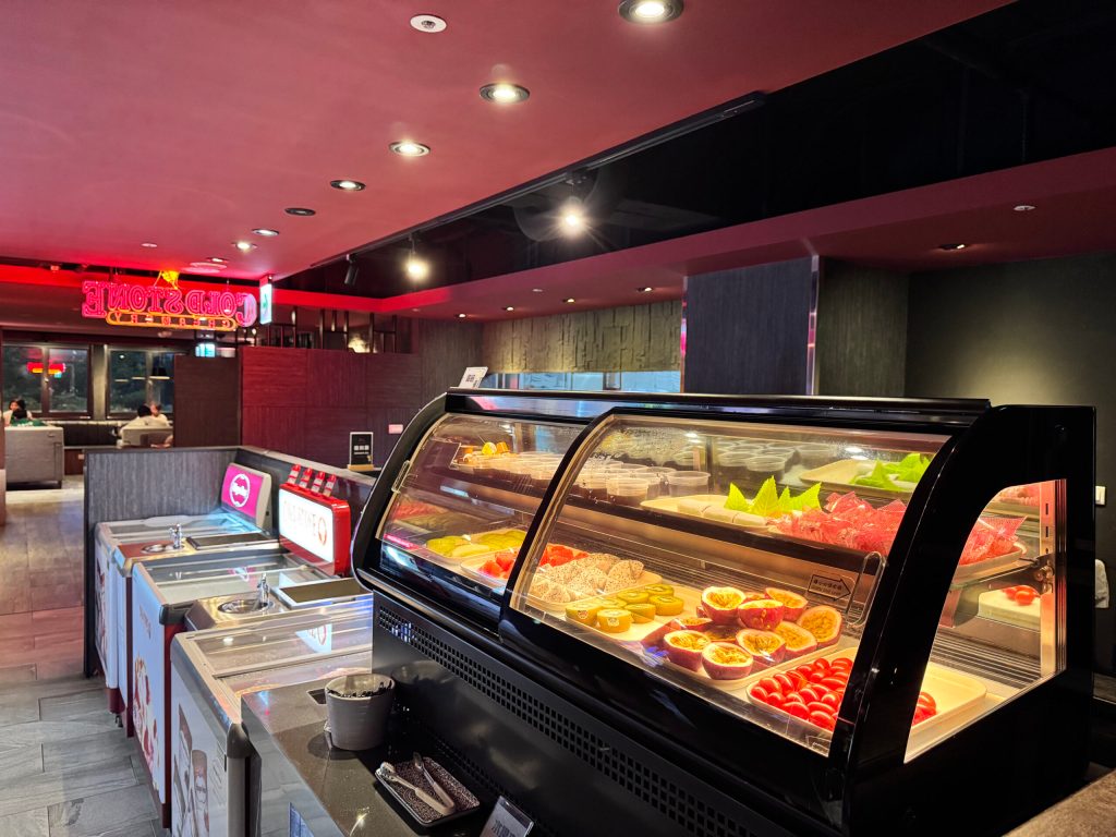 台北松江南京｜【石‧撈麻辣鴛鴦鍋】$698起吃到飽！超特別魷魚螺肉蒜湯底！ - 雁雁｜美食 旅遊 生活娛樂