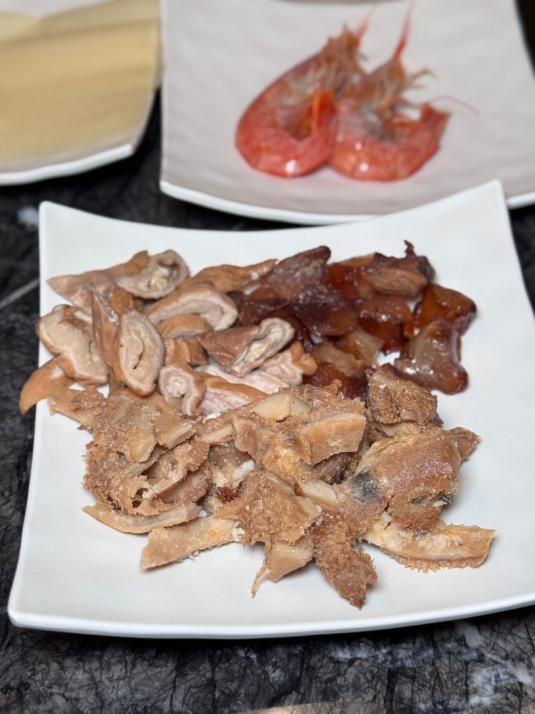 台北松江南京｜【石‧撈麻辣鴛鴦鍋】$698起吃到飽！超特別魷魚螺肉蒜湯底！ - 雁雁｜美食 旅遊 生活娛樂