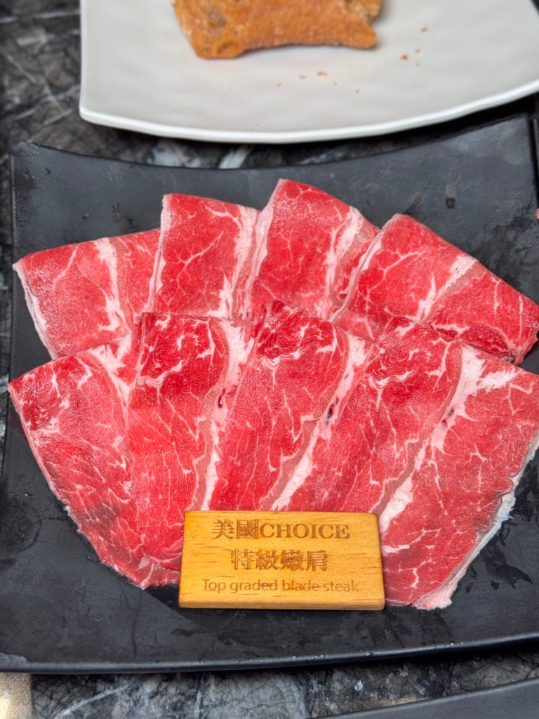 台北松江南京｜【石‧撈麻辣鴛鴦鍋】$698起吃到飽！超特別魷魚螺肉蒜湯底！ - 雁雁｜美食 旅遊 生活娛樂