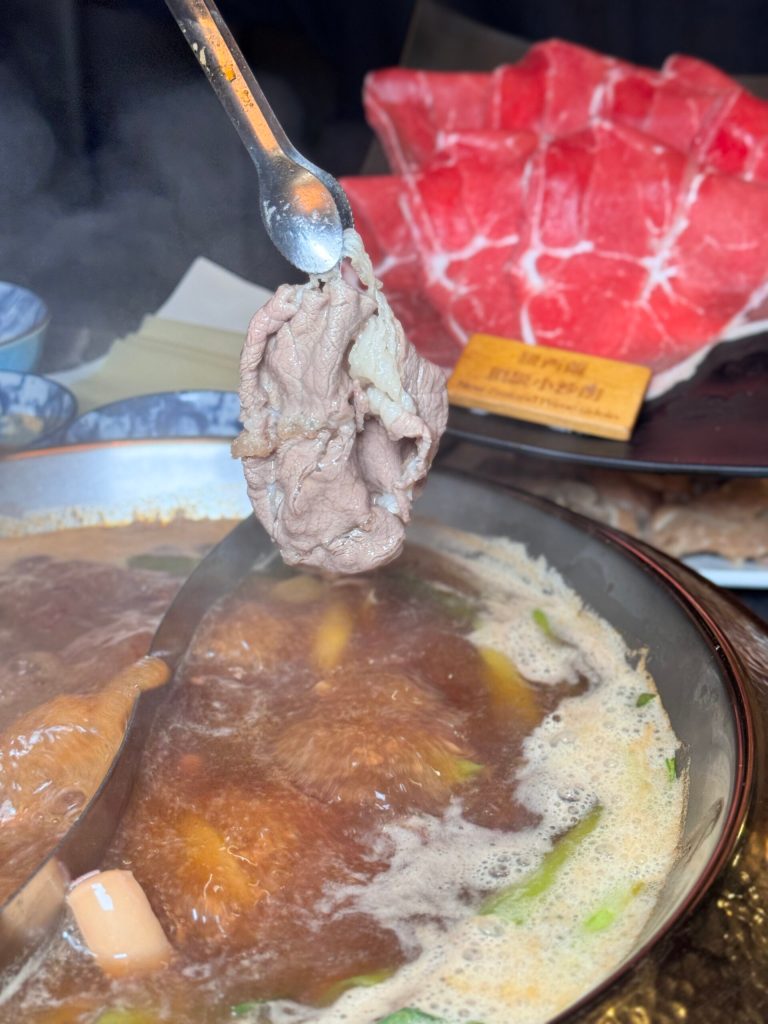 台北松江南京｜【石‧撈麻辣鴛鴦鍋】$698起吃到飽！超特別魷魚螺肉蒜湯底！ - 雁雁｜美食 旅遊 生活娛樂