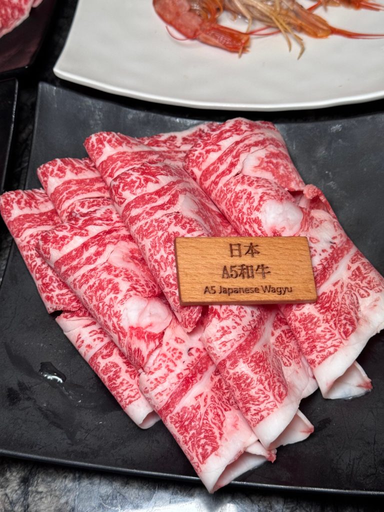 台北松江南京｜【石‧撈麻辣鴛鴦鍋】$698起吃到飽！超特別魷魚螺肉蒜湯底！ - 雁雁｜美食 旅遊 生活娛樂