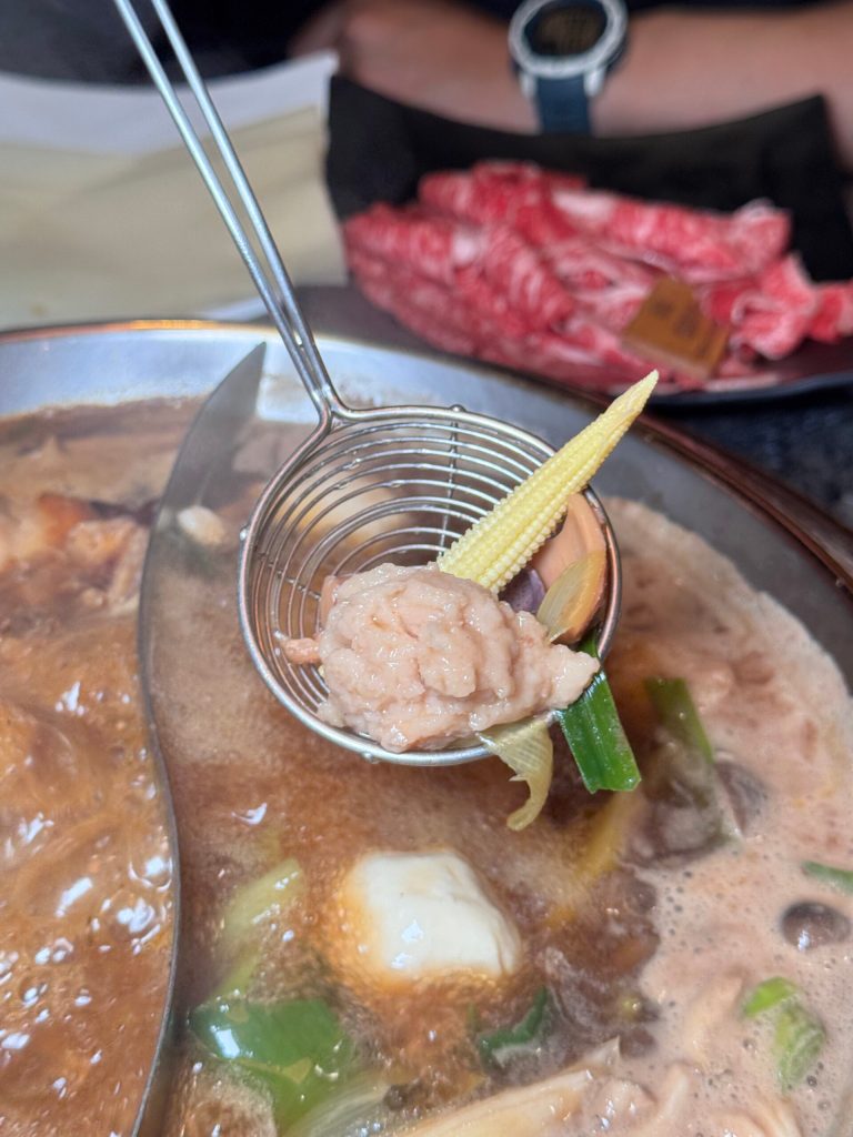 台北松江南京｜【石‧撈麻辣鴛鴦鍋】$698起吃到飽！超特別魷魚螺肉蒜湯底！ - 雁雁｜美食 旅遊 生活娛樂