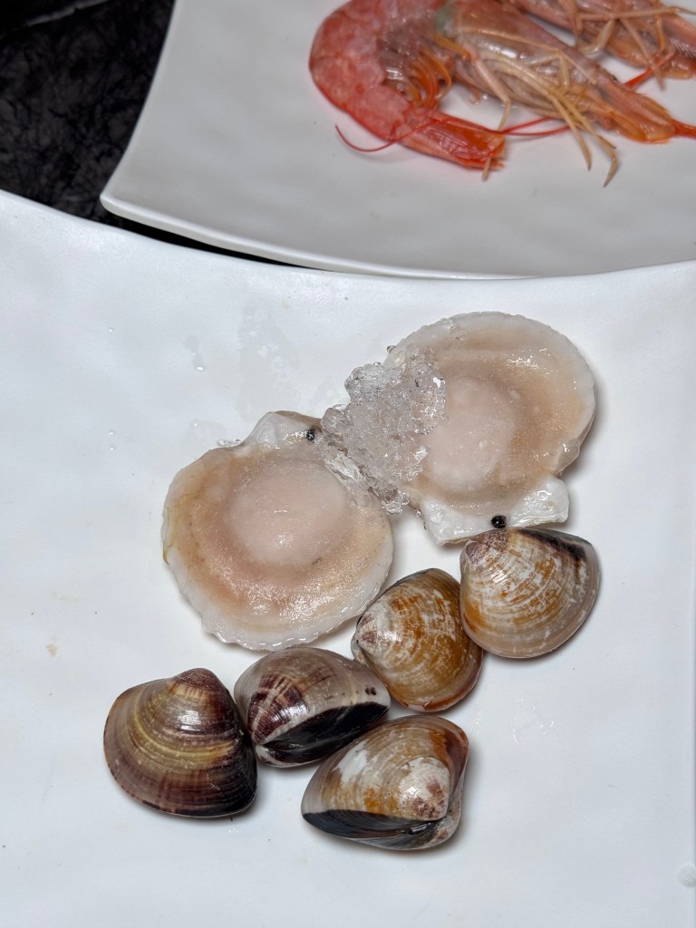 台北松江南京｜【石‧撈麻辣鴛鴦鍋】$698起吃到飽！超特別魷魚螺肉蒜湯底！ - 雁雁｜美食 旅遊 生活娛樂