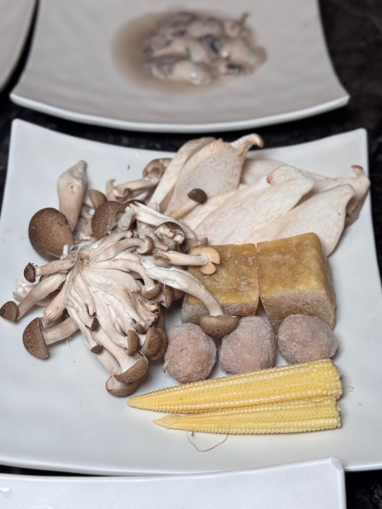 台北松江南京｜【石‧撈麻辣鴛鴦鍋】$698起吃到飽！超特別魷魚螺肉蒜湯底！ - 雁雁｜美食 旅遊 生活娛樂