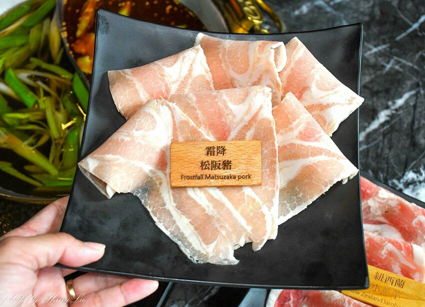 一個人698元，可以頂級食材吃到飽，自助吧還有Haagen-Dazs 哈根達斯無限享用