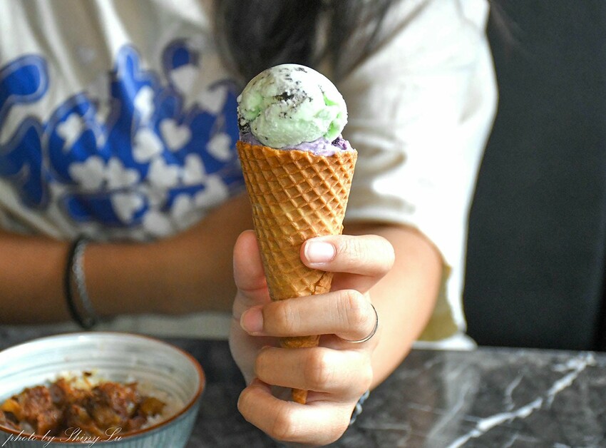 一個人698元，可以頂級食材吃到飽，自助吧還有Haagen-Dazs 哈根達斯無限享用