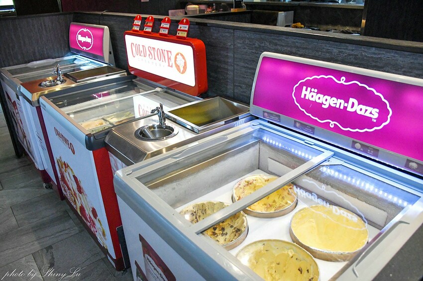 一個人698元，可以頂級食材吃到飽，自助吧還有Haagen-Dazs 哈根達斯無限享用
