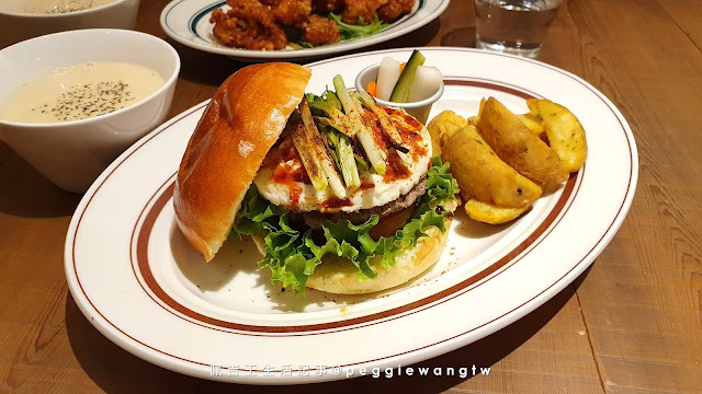 青春Aoharu Burger 台北世貿店 菜單：隱巷日式洋食老宅風.帆立貝明太子麵.大人系手工布丁