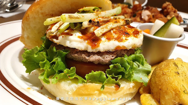 青春Aoharu Burger 台北世貿店 菜單：隱巷日式洋食老宅風.帆立貝明太子麵.大人系手工布丁