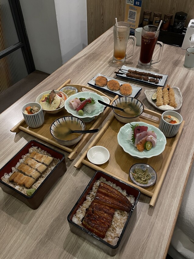 台北市信義區#我來開箱 松菸超適合聚餐的第一名鰻魚飯｜初鰻x職人味自慢🐟🥇