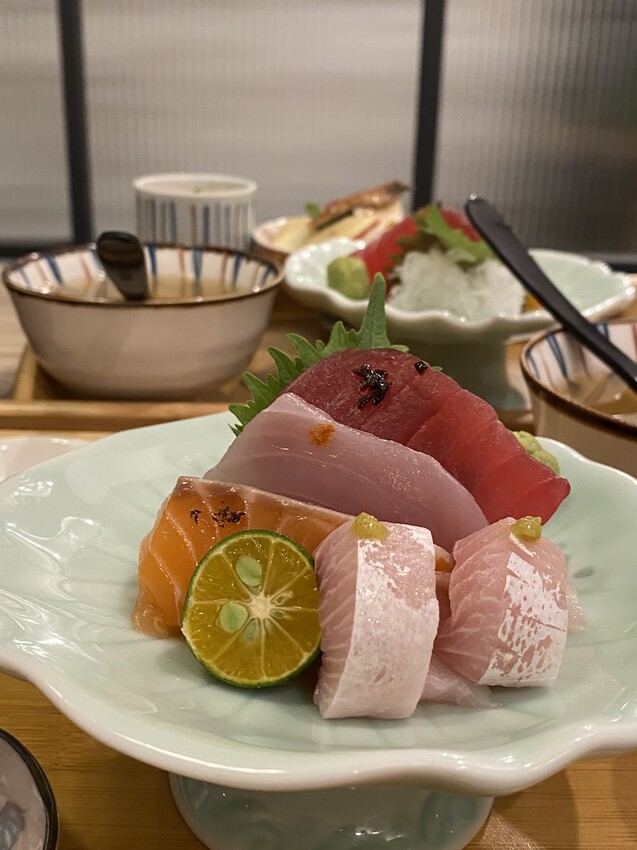 台北市信義區#我來開箱 松菸超適合聚餐的第一名鰻魚飯｜初鰻x職人味自慢🐟🥇