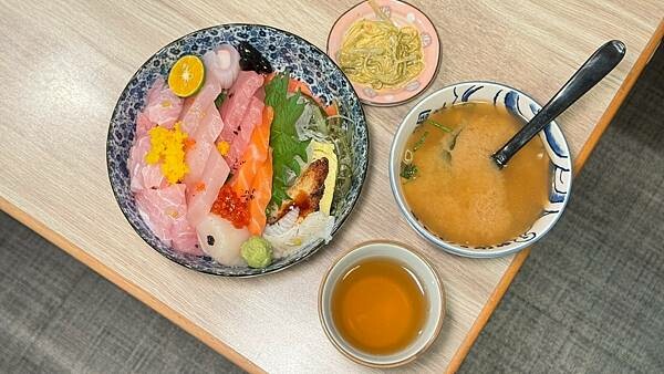 LINE_ALBUM_初鰻_250708_60