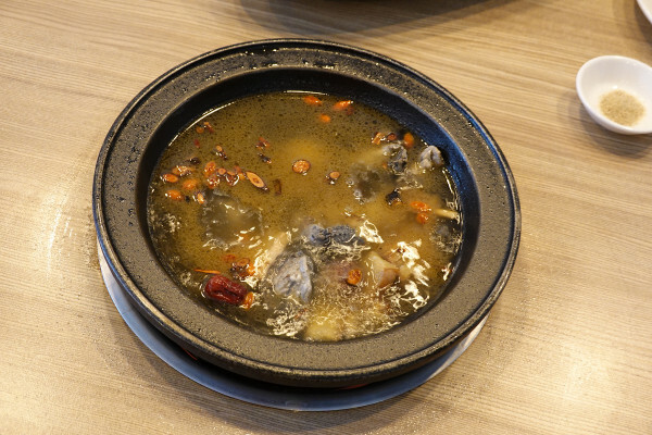 最潮必吃台式火鍋店-狂一鍋蘆洲集賢店,外國人來台必吃的台式火鍋,新北蘆洲排隊名店,中午時段限定299&339超值體驗價