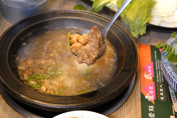 最潮必吃台式火鍋店-狂一鍋蘆洲集賢店,外國人來台必吃的台式火鍋,新北蘆洲排隊名店,中午時段限定299&339超值體驗價